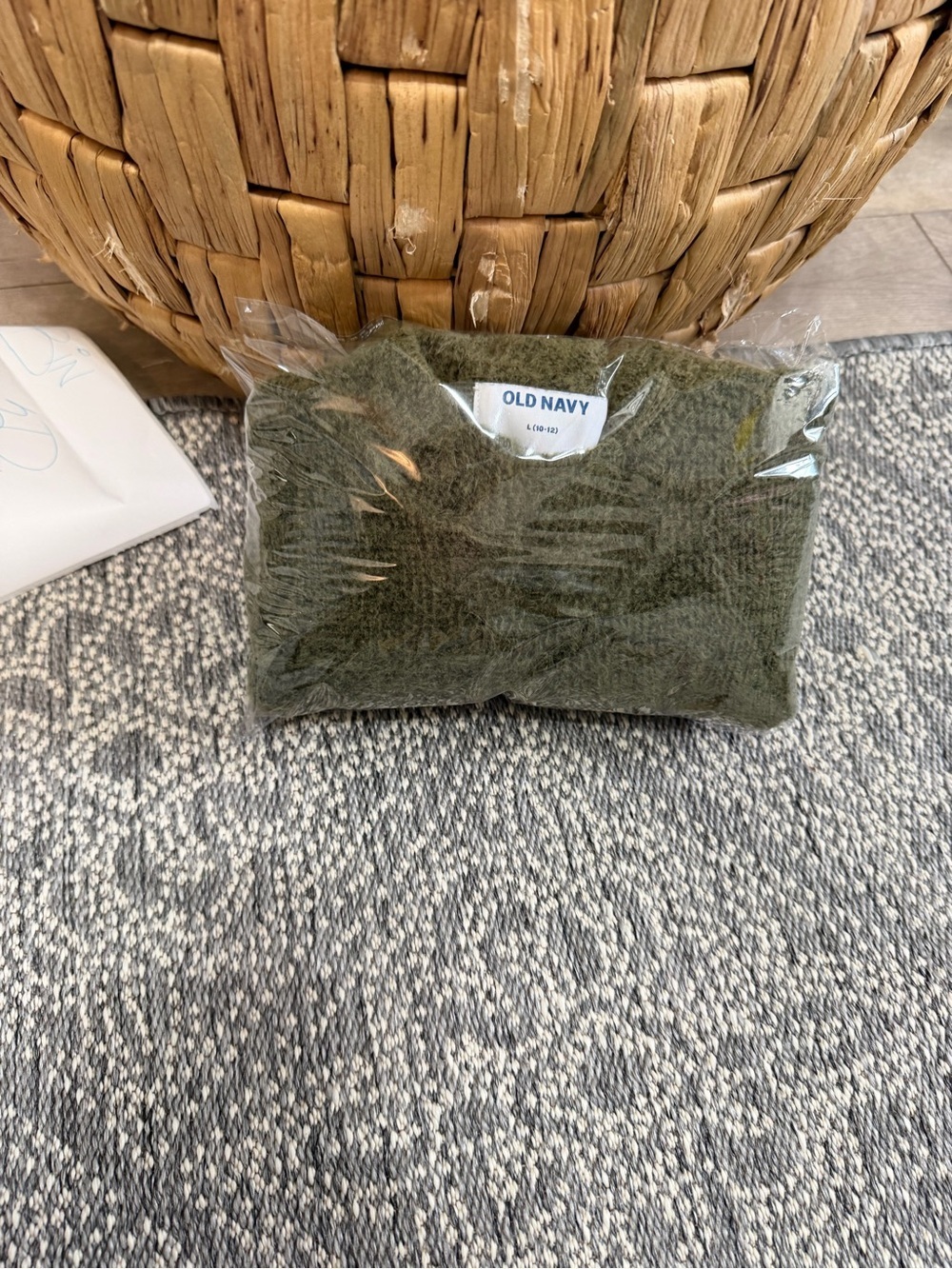 New Old Navy Girls Cozy Mock-Neck Chenille Sweater Olive Green Large - Picture 12 of 13